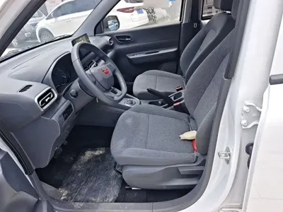 Wuling Hongguang EV 2025, 200 км, за 50800 CNY - фото 15