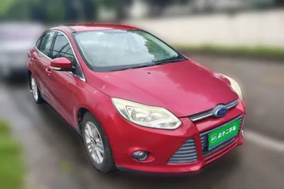 Ford Focus 2012, 84800 км, за 18094.38 CNY