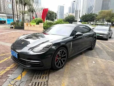 Porsche Panamera · 2018 год