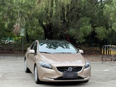 Volvo V40 2015, 102400 км, за 42167.8 CNY