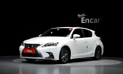 Lexus CT200h · 2020 год