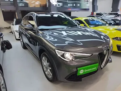 Alfa Romeo Stelvio 2022, 30400 км, за 156200 CNY