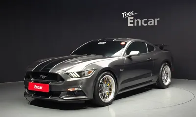 Ford Mustang · 2017 год