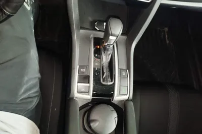 Honda Civic 2016, 80300 км, за 65104.15 CNY - фото 16