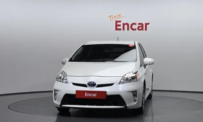 Toyota Prius 2015, 99778 км, за 8700000 KRW