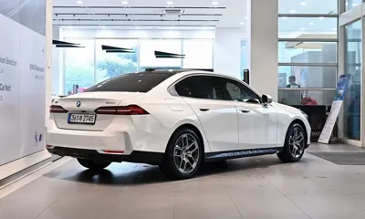 BMW 5-Series 2025, 9306 км, за 64000000 KRW