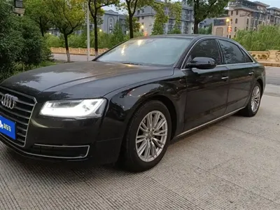 Audi A8 · 2015 год