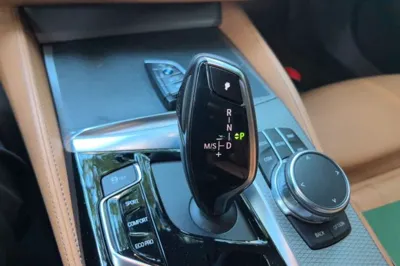 BMW 5 Series 2018, 28500 км, за 127688.98 CNY - фото 14
