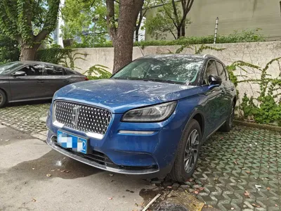 Lincoln Corsair · 2022 год