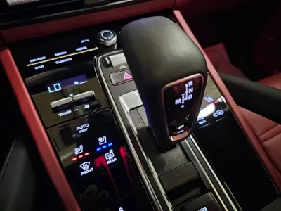 Porsche Cayenne 2023, 7153 км, за 109000000 KRW - фото 9