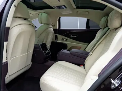 Bentley Flying Spur 2023, 98000 км, за 1880000 CNY - фото 13