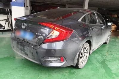 Honda Civic 2016, 80300 км, за 65104.15 CNY - фото 6
