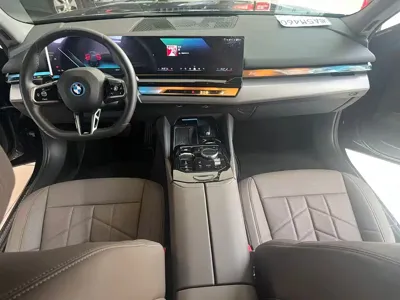 BMW i5 2024, 9000 км, за 188800 CNY - фото 9