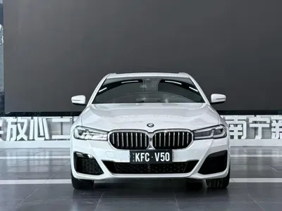 BMW 5 Series 2023, 62000 км, за 259800 CNY