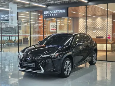 Lexus UX · 2022 год
