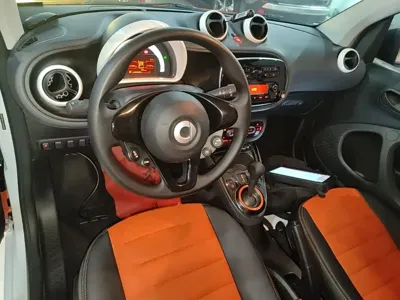 Smart Smart Fortwo 2018, 64000 км, за 50800 CNY - фото 10