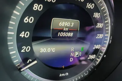 Mercedes-Benz E-Class 2015, 105100 км, за 83601.43 CNY - фото 11