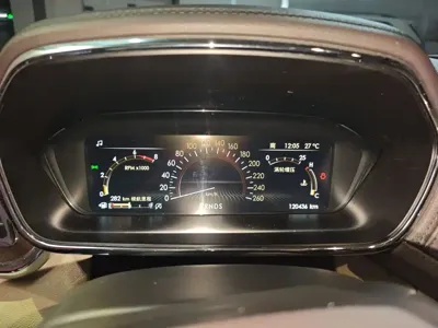 Lincoln Continental 2018, 120399 км, за 71100 CNY - фото 12