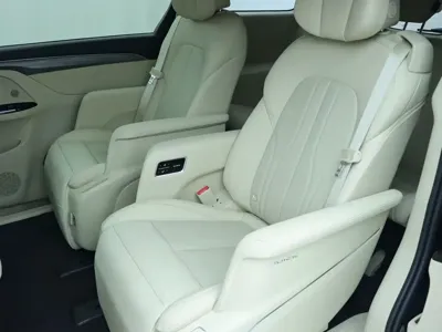 Buick GL8 Hybrid 2025, 28900 км, за 236800 CNY - фото 17