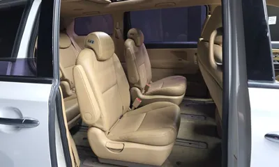 Kia Canival 2017, 153443 км, за 8900000 KRW - фото 12