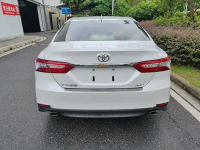 Toyota Camry 2023, 40000 км, за 116000 CNY