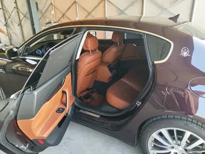 Maserati Quattroporte 2016, 93000 км, за 155000 CNY