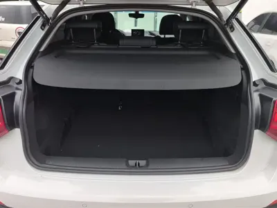 Audi Q2L 2020, 66700 км, за 69000 CNY