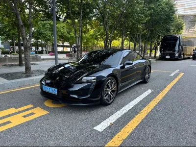 Porsche Taycan · 2022 год