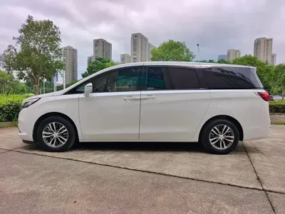Buick GL8 2021, 72000 км, за 143800 CNY