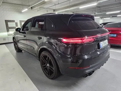 Porsche Cayenne 2023, 65499 км, за 102000000 KRW