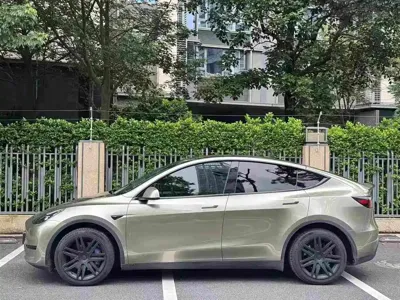 Tesla Model Y 2024, 80000 км, за 149800 CNY