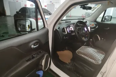 Jeep Renegade 2016, 71700 км, за 38952.36 CNY - фото 16