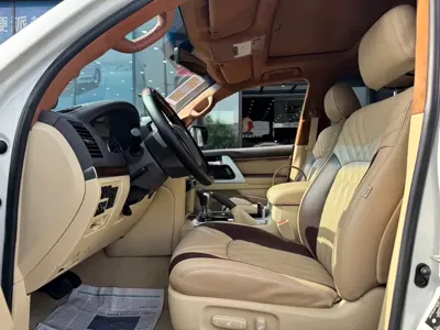 Toyota Land Cruiser 2016, 200000 км, за 488000 CNY - фото 7