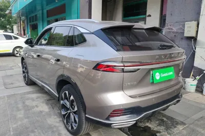 Roewe RX5 New Energy 2023, 35300 км, за 75119.23 CNY