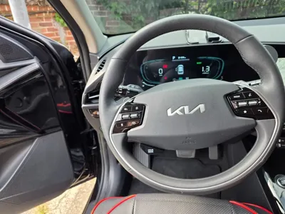 Kia Niro 2024, 5500 км, за 14520000 KRW - фото 12
