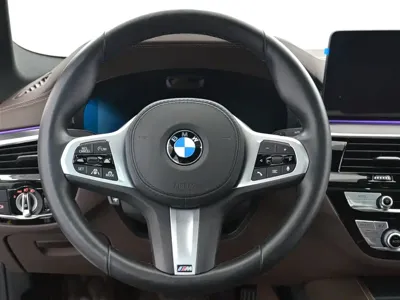BMW 5 Series 2022, 52000 км, за 243800 CNY - фото 11