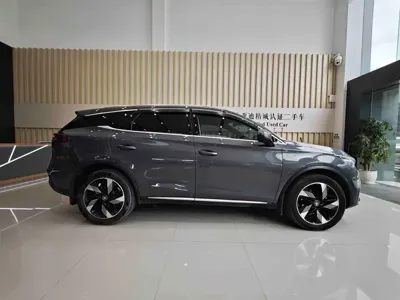 BYD Tang New Energy 2023, 77600 км, за 105800 CNY