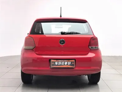 Volkswagen Polo 2012, 68300 км, за 18900 CNY