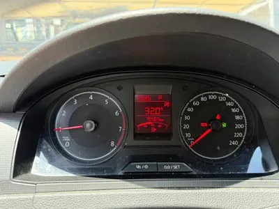 Volkswagen Santana 2021, 75000 км, за 39800 CNY - фото 8