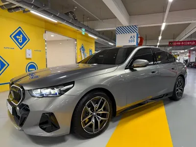 BMW 5-Series 2025, 2900 км, за 75440000 KRW