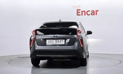 Toyota Prius 2017, 52349 км, за 17900000 KRW