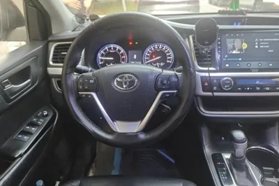 Toyota Highlander 2015, 196300 км, за 67979686.04 CNY - фото 11