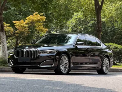 BMW 7 Series · 2021 год