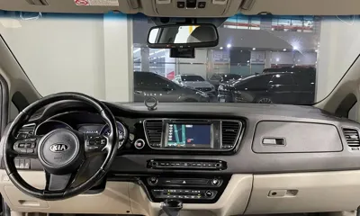 Kia Canival 2015, 162702 км, за 8900000 KRW - фото 9