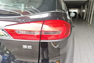 Geely Auto Emgrand X7 Sport 2016, 110800 км, за 35582.66 CNY - фото 9