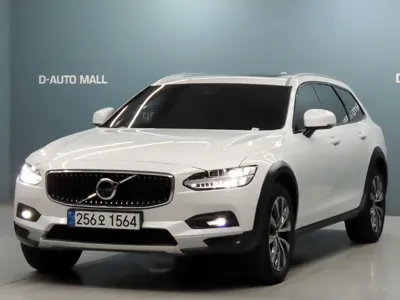 Volvo V90 · 2025 год