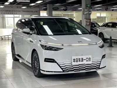 Xpeng X9 2025, 19000 км, за 265800 CNY