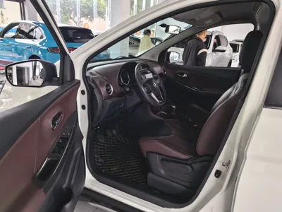 Venucia M50V 2019, 92800 км, за 29917.86 CNY - фото 4