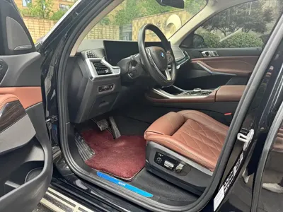 BMW X7 2023, 76000 км, за 489799 CNY