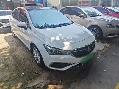 Buick Verano 2019, 52500 км, за 43300 CNY